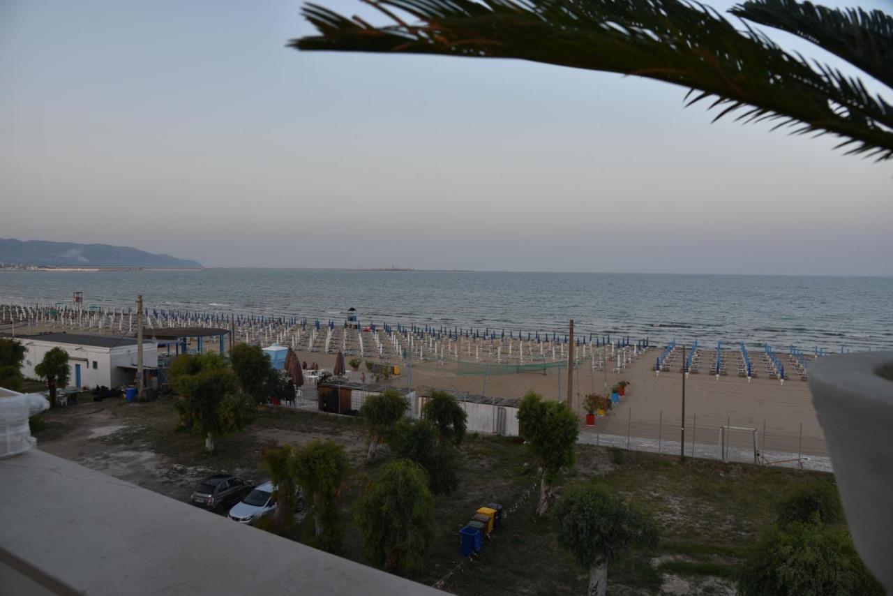 Vista beb mare Bed & Breakfast Manfredonia Bagian luar foto